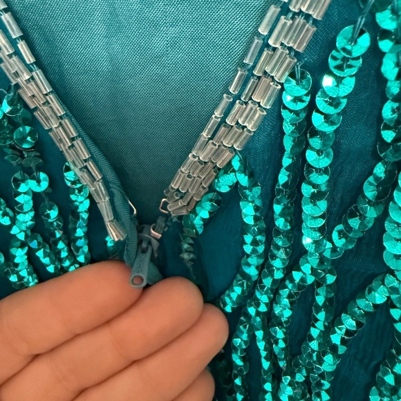 Vintage Puff Sleeve V-Neck Mini Dress with Sequins - Picture 9 of 10